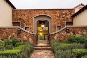 thumbnail: Front of property