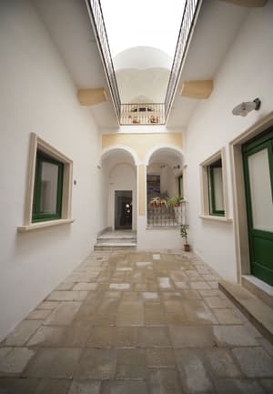 thumbnail: Interior entrance