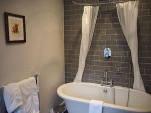 thumbnail: Deep soaking bathtub