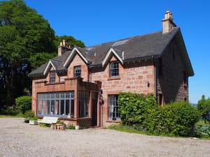 thumbnail: Front of property