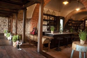 thumbnail: Restaurant