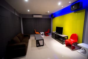 thumbnail: Karaoke room