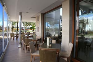 thumbnail: Outdoor dining