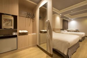 thumbnail: Room