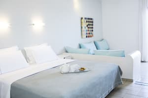 thumbnail: In-room dining
