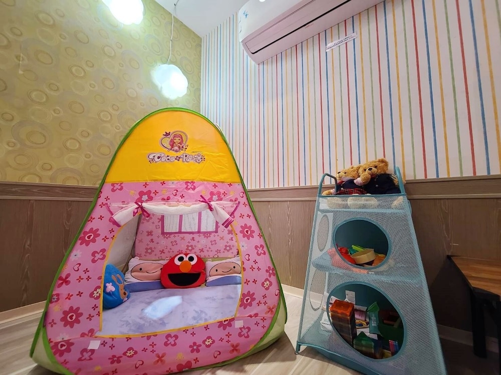 Children's theme room