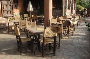 thumbnail: Outdoor dining