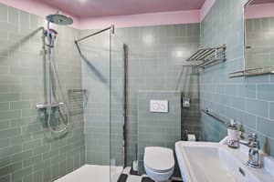 thumbnail: Laundry room