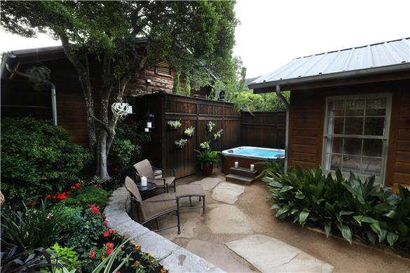 Guest Room,Bathroom,Tub,Guest Room Amenity,Patio/Terrace,Suite,Architecture