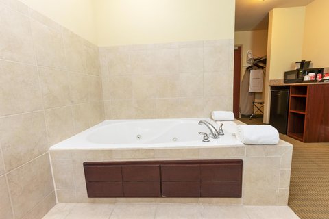 King Whirlpool Suite
