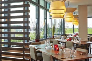 thumbnail: Restaurant