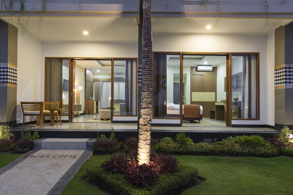 Front of property - evening/night
