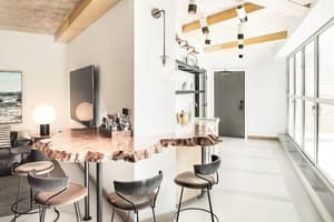 thumbnail: Bar (on property)
