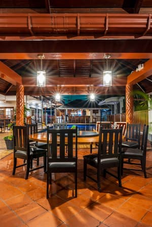 thumbnail: Restaurant