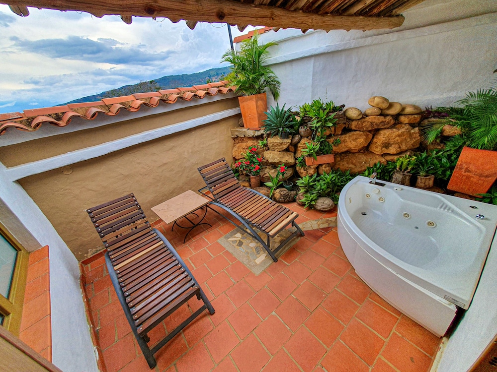 Private spa tub