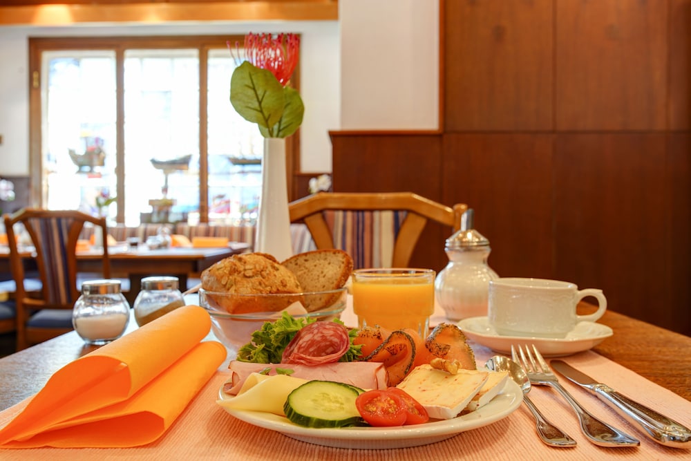 Restaurant-cafeteria