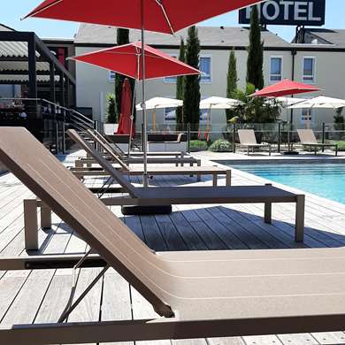 Pool,On-Site,Outdoor/Exterior,Property Amenity,Recreation