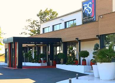 On-Site,Outdoor/Exterior,Exterior View of Building