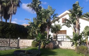 thumbnail: Exterior