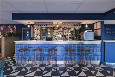 On-Site,Bar/Lounge