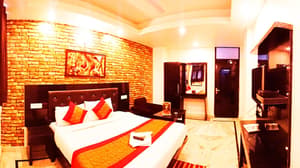 thumbnail: Interior