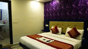 thumbnail: Interior