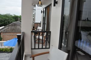 thumbnail: Balcony view