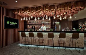 thumbnail: Bar (on property)