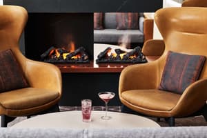 thumbnail: Bar (on property)
