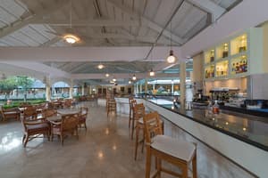 thumbnail: Bar (on property)