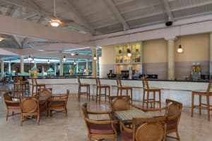 thumbnail: Bar (on property)