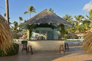 thumbnail: Poolside bar