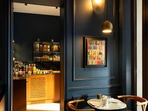 thumbnail: Restaurant