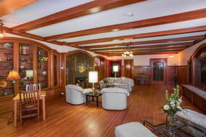 thumbnail: Lobby sitting area