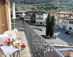 thumbnail: Balcony view