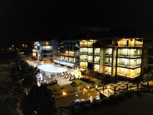 thumbnail: Front of property