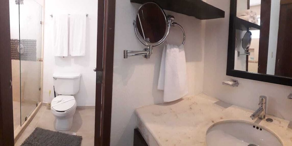 Bathroom shower