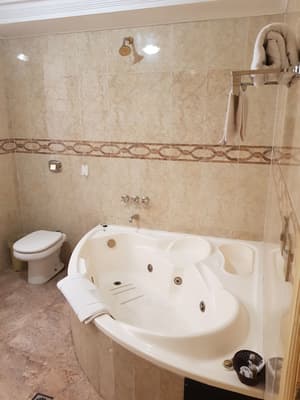 thumbnail: Deep soaking bathtub
