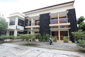 thumbnail: Front of property