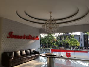 thumbnail: Exterior detail