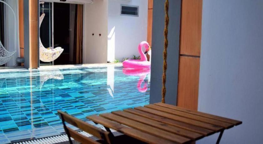 Swimming pool-spa