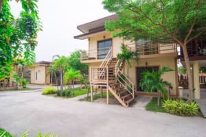 thumbnail: Exterior