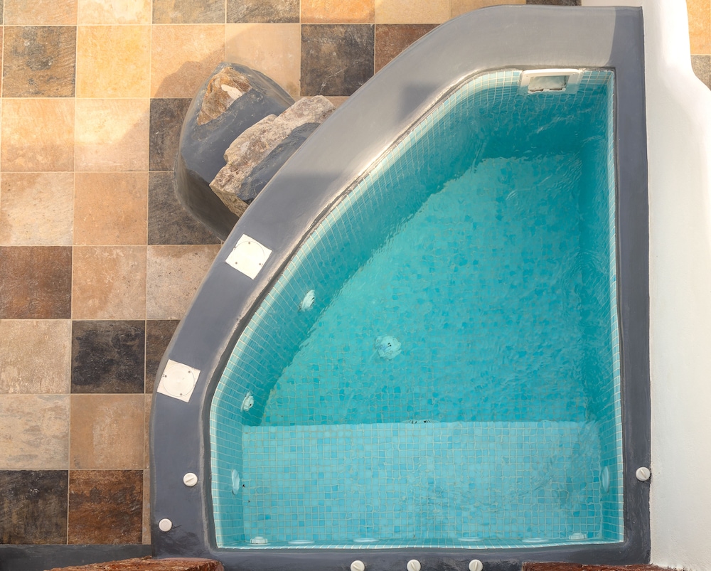 Jetted tub
