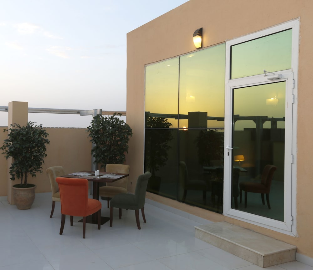 Check-in/check-out kiosk