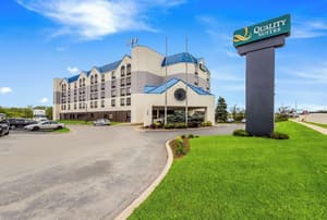 Quality Suites Milwaukee Airport