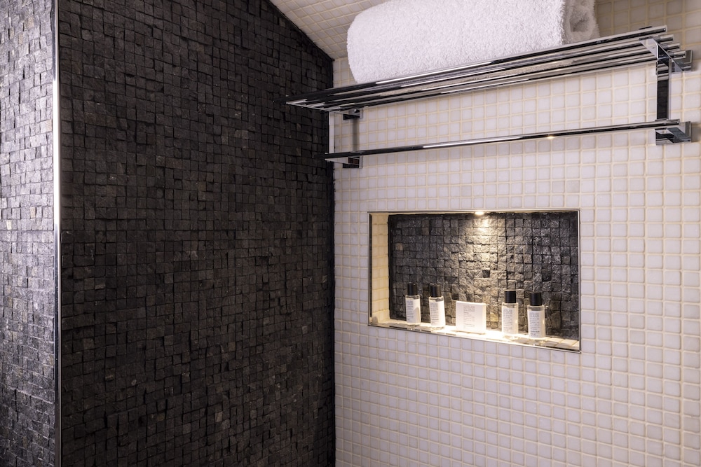 Steam room