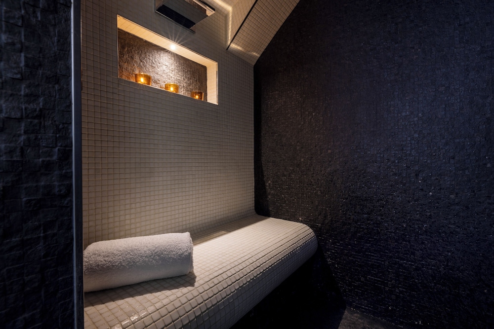 Steam room