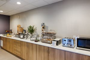 thumbnail: Breakfast area
