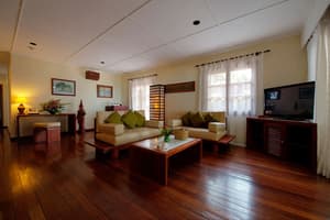 thumbnail: Front of property