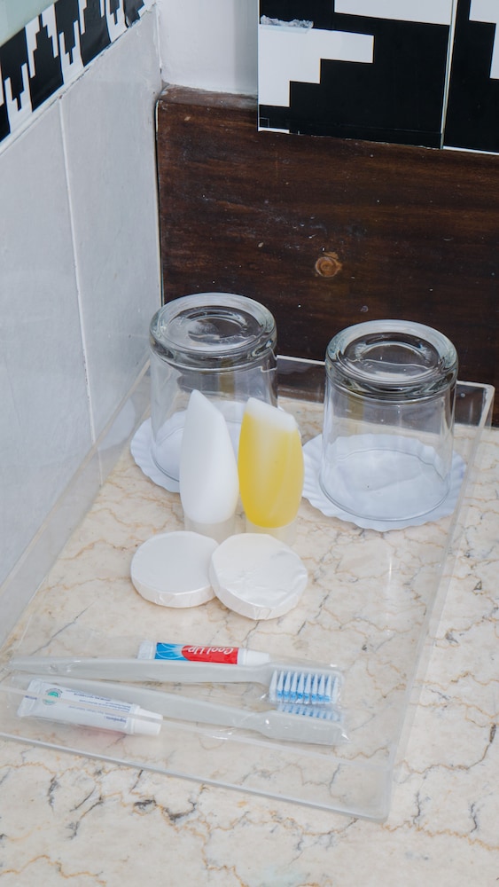Bathroom amenities